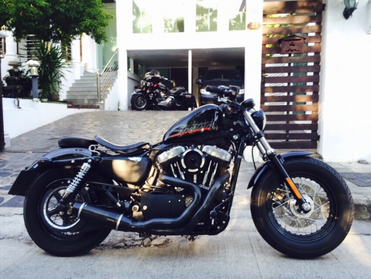 ขาย HARLEY DAVIDSON รุ่น sporter 48 สีดำ ปี 2011 รถออกศูนย์ แต่งเต็ม สวยมาก ราคาถูก 675,000 บาท