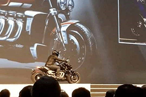 TRIUMPH เตรียมส่ง ROCKET III เขย่าตลาดปี 2019