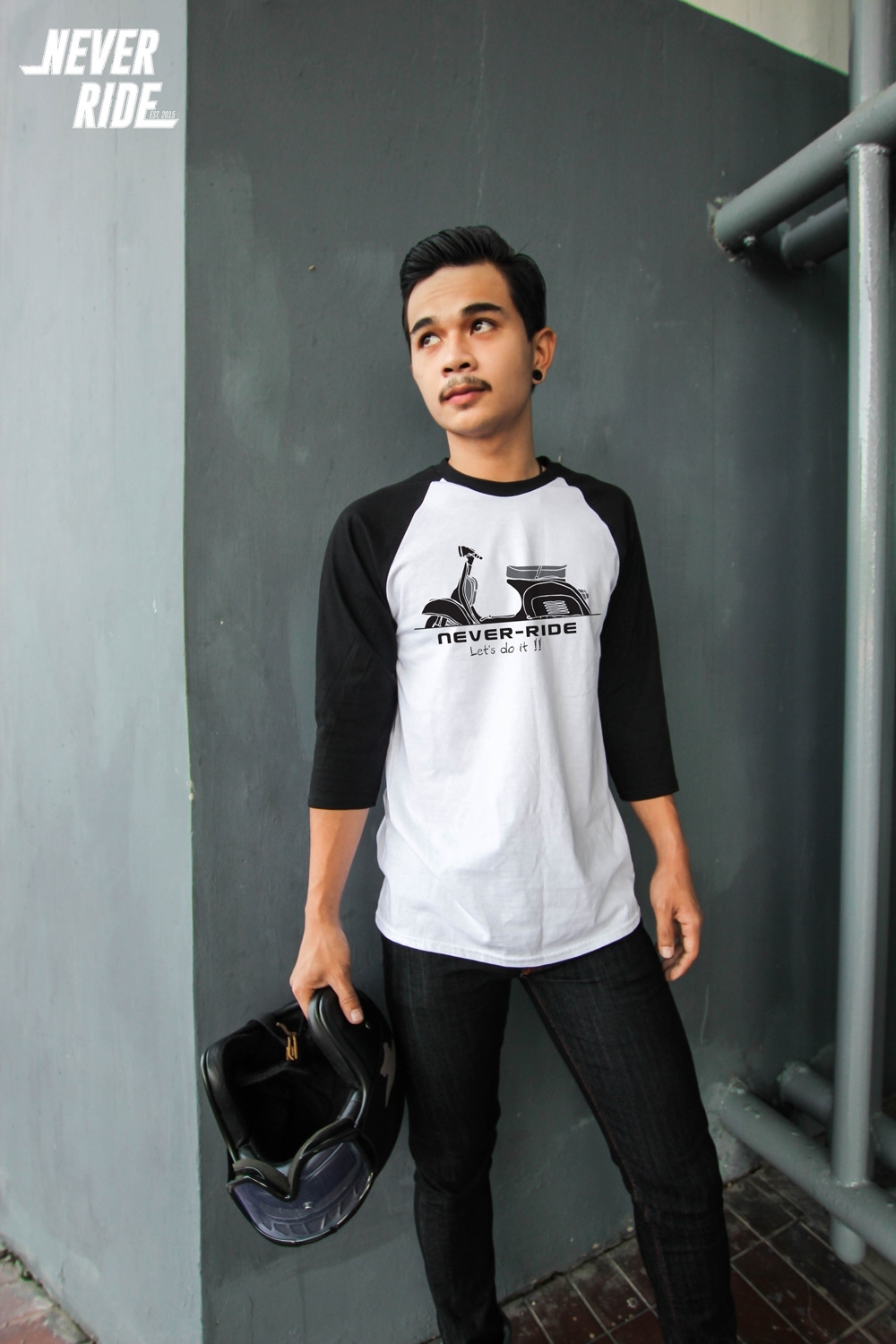 lll เสื้อยืดไหล่สโลป ขาว-ดำ แขนสามส่วน lll