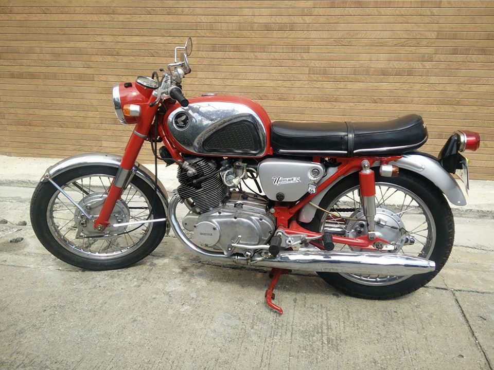 ขาย HONDA Cb72 สีแดง มีทะเบียน ภาษีปี 60