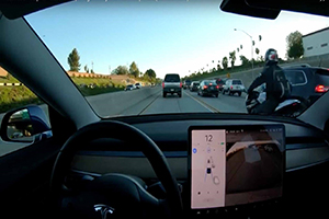 TESLA อัพเดตระบบ AUTOPILOT ให้สามารถตรวจพบมอเตอร์ไซค์แล้ว