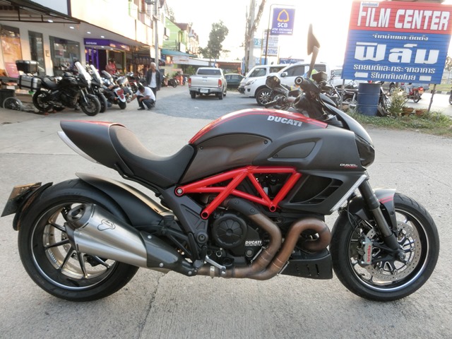 Ducati Diavel Carbon (ตัวท๊อป) ปี2012