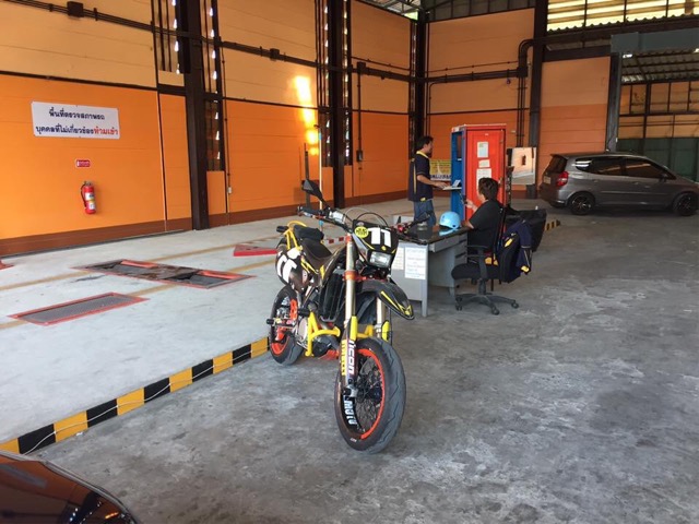 ขาย Drz400sm ปี08 ทะเบียนแท้
