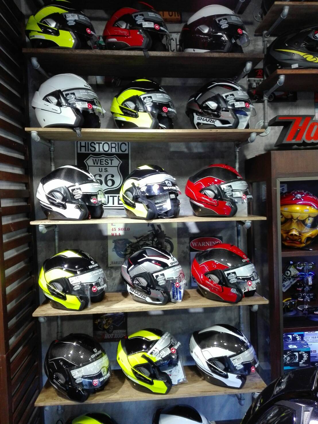 หมวกกันน็อค Shark รุ่นใหม่ๆ ลด 10%