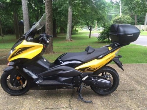 ขาย Yamaha Tmax สกู๊ตเตอร์สุดหรูดูแพง แต่ราคาไม่แรงนะคะ