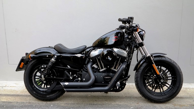 ขาย Sporter Forty Eight 48 ปี2019 ทะเบียนแท้ ราคาเบาๆ ในยุค Covid-19