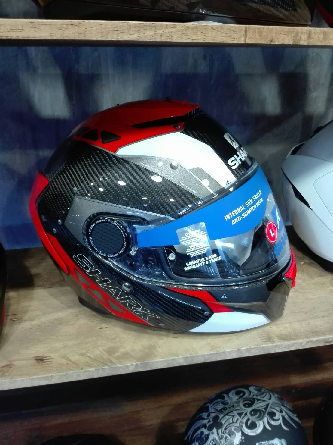 หมวกกันน็อค Shark รุ่น Spartan Carbon Bionic สีแดง
