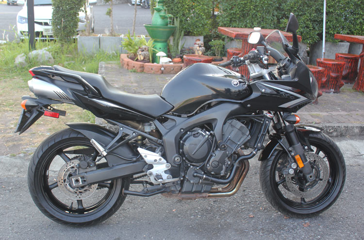 YAMAHA FAZER 600 cc. Year 2007