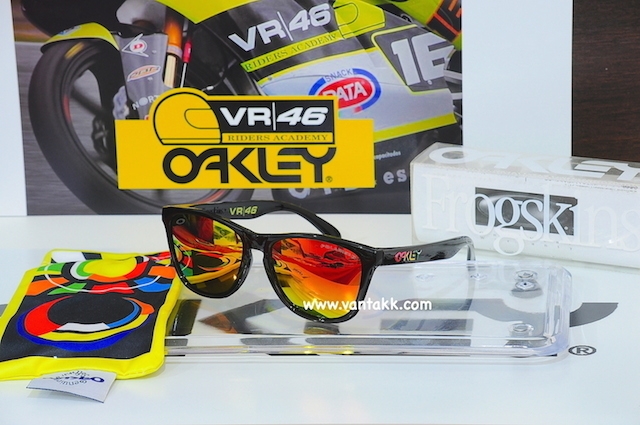 แว่น Oakley VR46 เลนส์โพลาไรซ์