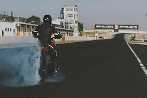 แรงกว่าที่คิด!! TRIUMPH ROCKET 3 สามารถเร่งเครื่องจาก 0 ถึง 60 MPH ได้เร็วกว่าที่ผู้ผลิตเคลมไว้