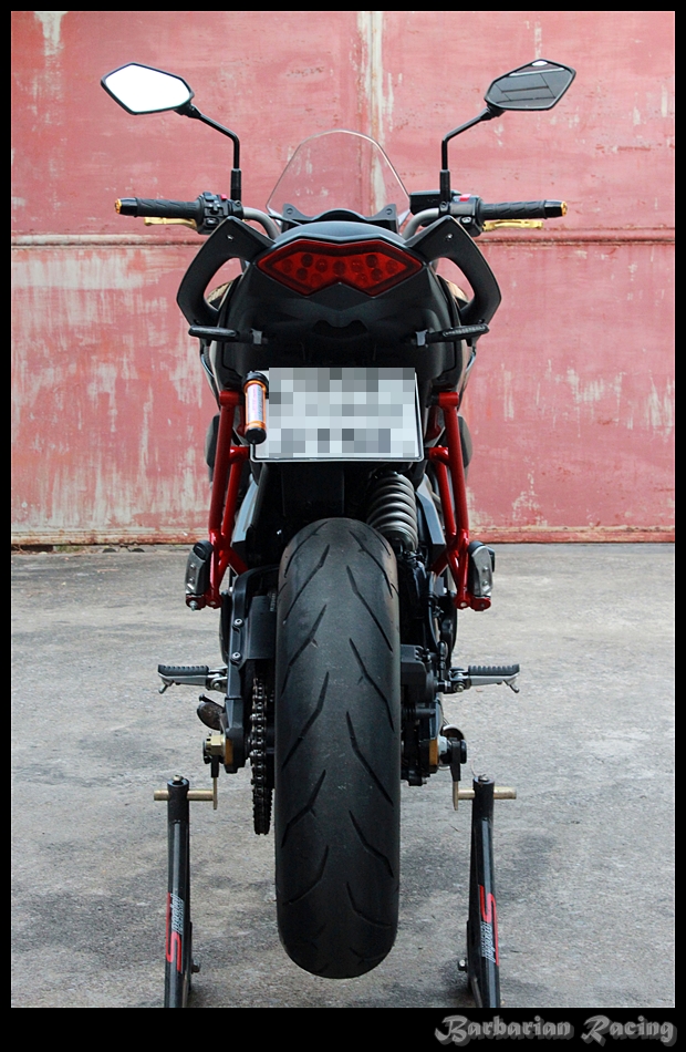 ขออนุญาติขาย " VERSYS 650 BLACK 2012 " พร้อมของแต่ง วิ่งน้อย สภาพดี ราคาถูกมาก !