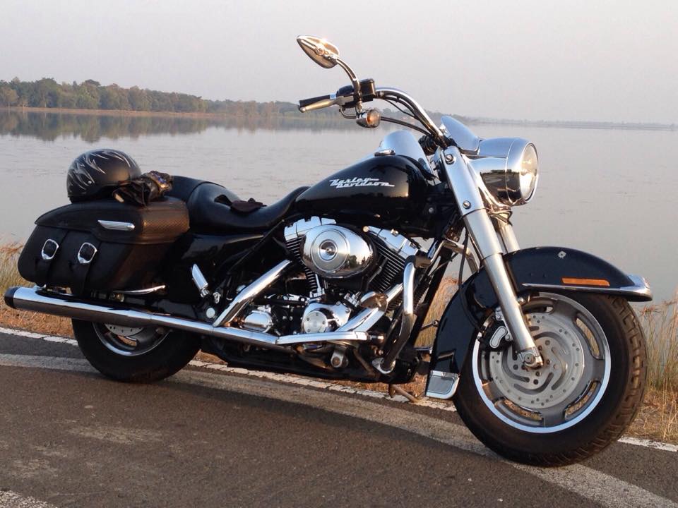 HD ROAD KING COSTOM 2005
