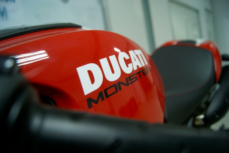 ขายดาวน์ Ducati Monster 796 Corse Stripe