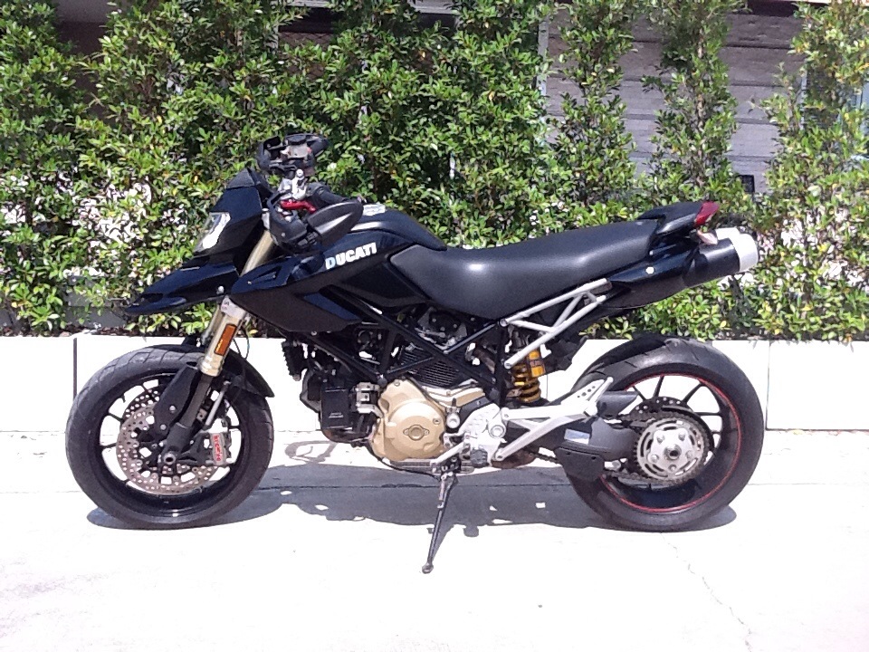 DUCATI HYPERMOTARD 1100S ปี 09 รถสภาพใหม่ ฟรีประกัน ราคา 479,999 ลดเหลือ 429,999 บาท