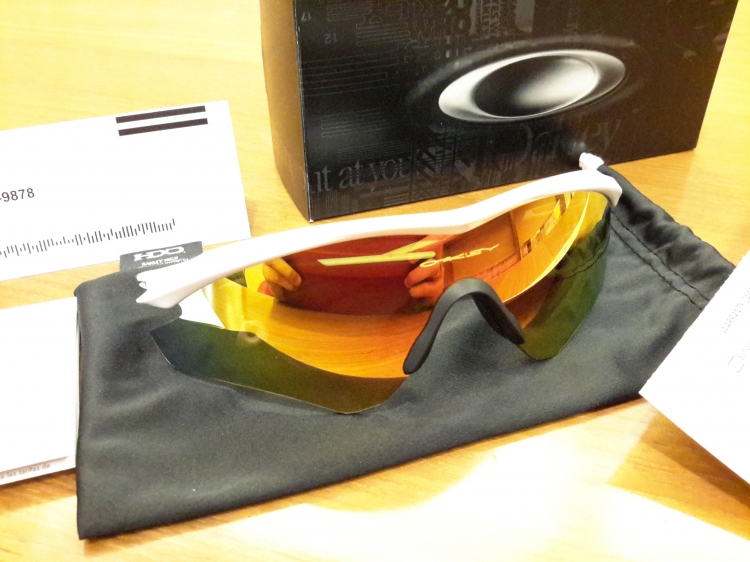 ขาย แว่น OAKLEY ของแท้ไว้ใส่ขี่รถเท่ๆ