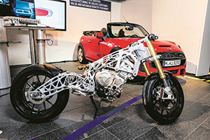 BMW อวดเทคโนโลยีสร้างแชสซีและสวิงอาร์มอลูมิเนียมด้วยเครื่องปริ๊นเตอร์สามมิติ