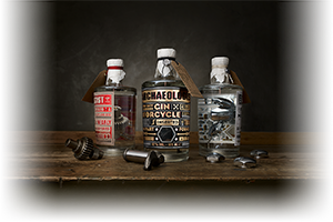 สนใจกันมั้ย??? DRY GIN ที่มาพร้อมกับอะไหล่ HARLEY-DAVIDSON บรรจุอยู่ภายใน