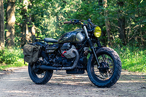 A MOTO GUZZI CALIFORNIA BUILT FOR STYLISH ADVENTURES