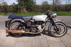 ราคาประมูลที่กลายเป็นสถิติใหม่สำหรับ VELOCETTE THRUXTON สนิมเขรอะ