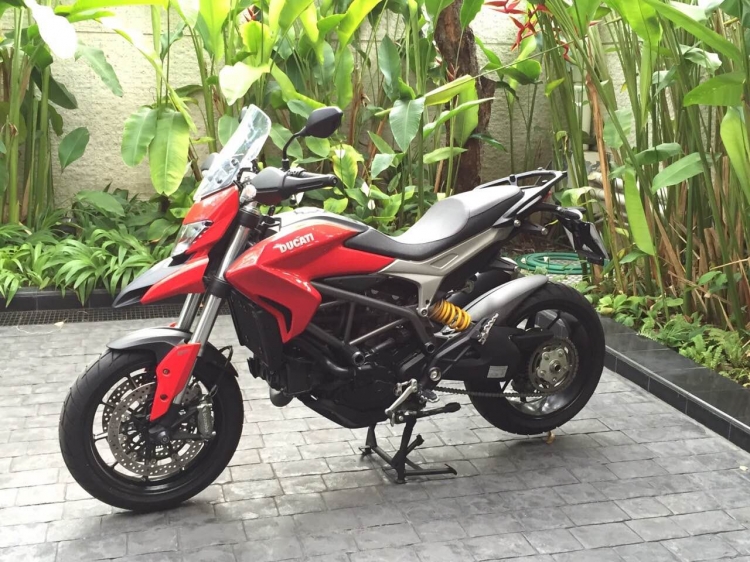 Ducati Hyperstrada 2014