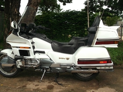 ขายรถฮอนด้าโกลวิง1500cc ปี1989 พร้อมทะเบียนพร้อมโอนพร้อมเครื่องเสียงชุดใหญ่