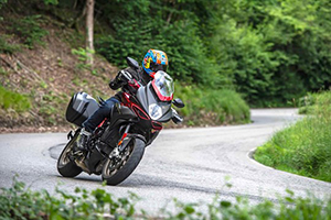 FIRST RIDE : MV AGUSTA TURISTO VELOCE LUSSO