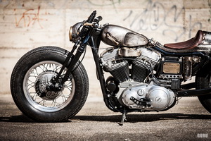 OLD IRON : A VINTAGE-STYLE HARLEY SPORTSTER CUSTOM