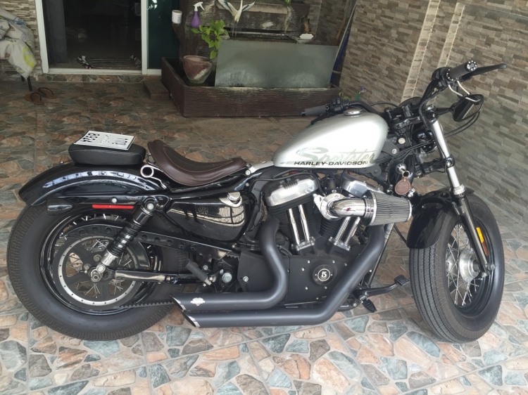 ชายมอเตอร์ไซต์ Harley Davidson