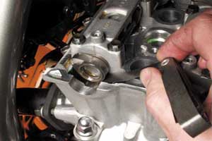 VALVE CLEARANCE CHECK AND ADJUSTMENT