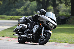 2017 HARLEY DAVIDSON ROAD GLIDE ULTRA FIRST RIDES