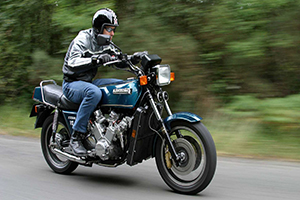 อย่างโหด!! หนุ่มอังกฤษสร้าง KAWASAKI เครื่องยนต์ V12