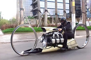 TMC DUMONT มอเตอร์ไซค์คัสตอมเครื่องยนต์ 300 แรงม้ากับวงล้อแบบ HUBLESS RIMS
