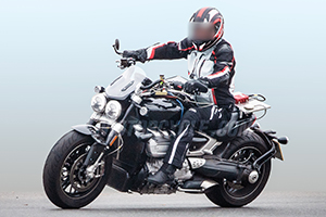 ดักถ่าย TRIUMPH ROCKET III คาดว่าจะเปิดตัวในฐานะโมเดลปี 2020