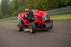 MEAN MOWER V2 รถตัดหญ้าที่เร็วที่สุดในโลก