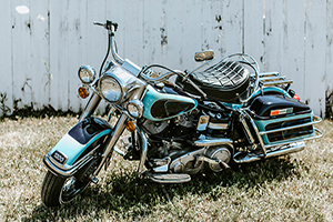 1976 HARLEY-DAVIDSON FLH ของ ELVIS ถูกประมูลไปในราคา 8 แสนดอลลาร์