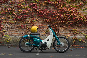 SUZUKI F50 มอเตอร์ไซค์คัสตอมไซส์เล็กกับความสุขอันมหาศาล