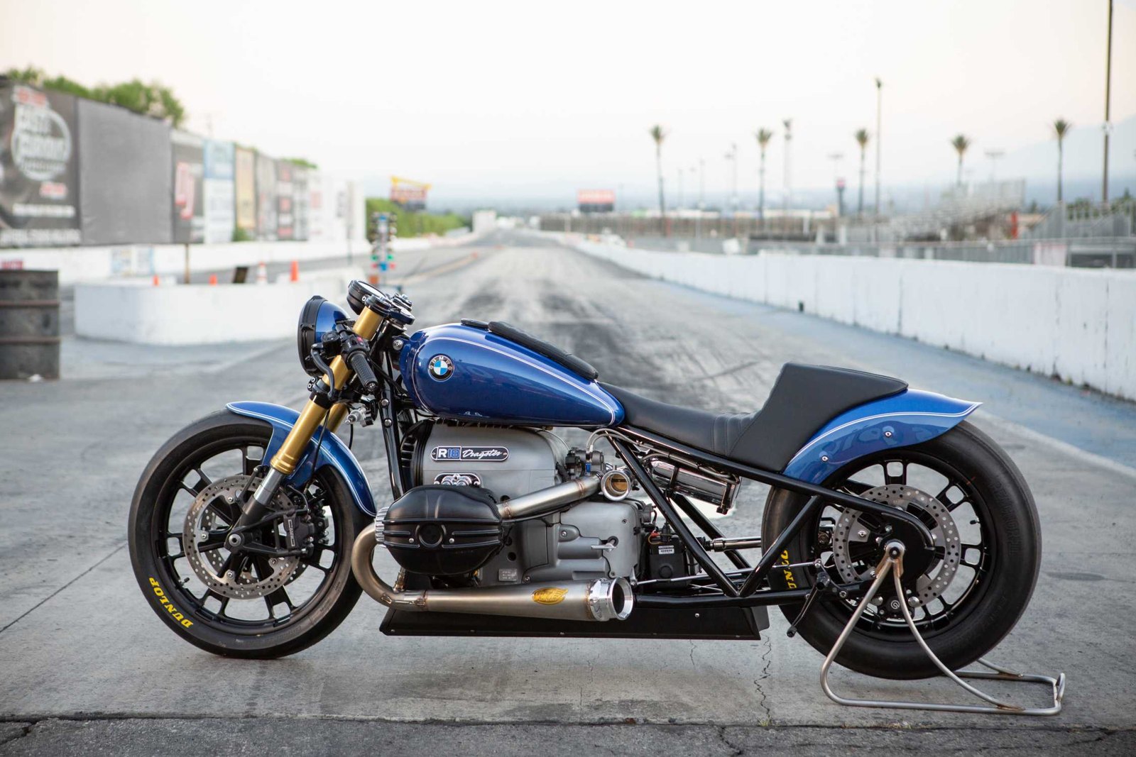 BMW R 18 Dragster โดย Roland Sands — รถ Custom สำหรับทางตรง พร้อมชิ้นส่วนที่พัฒนาจากแนวคิดด้านสมรรถนะ